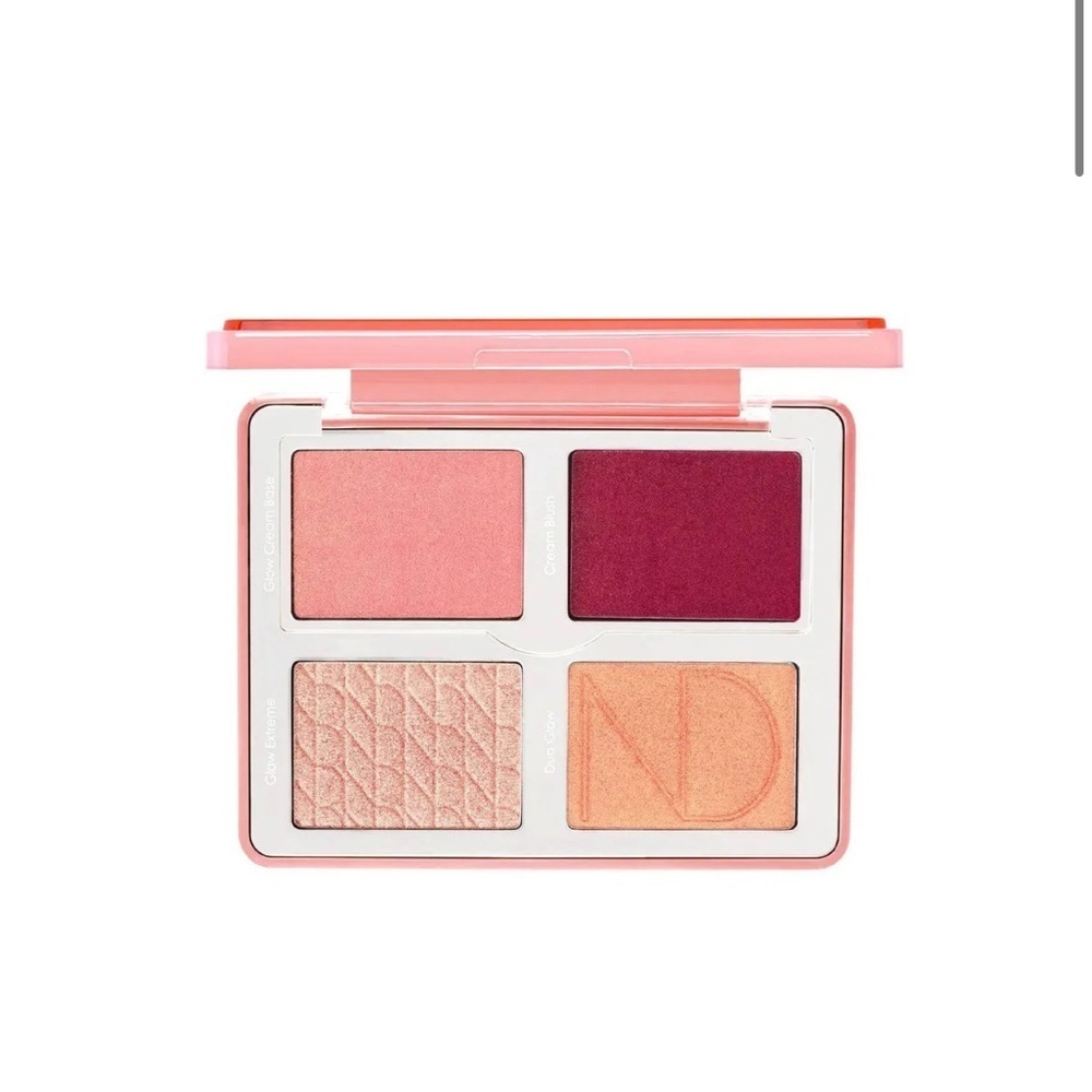 Natasha Denona- BLOOM FACE GLOW PALETTE